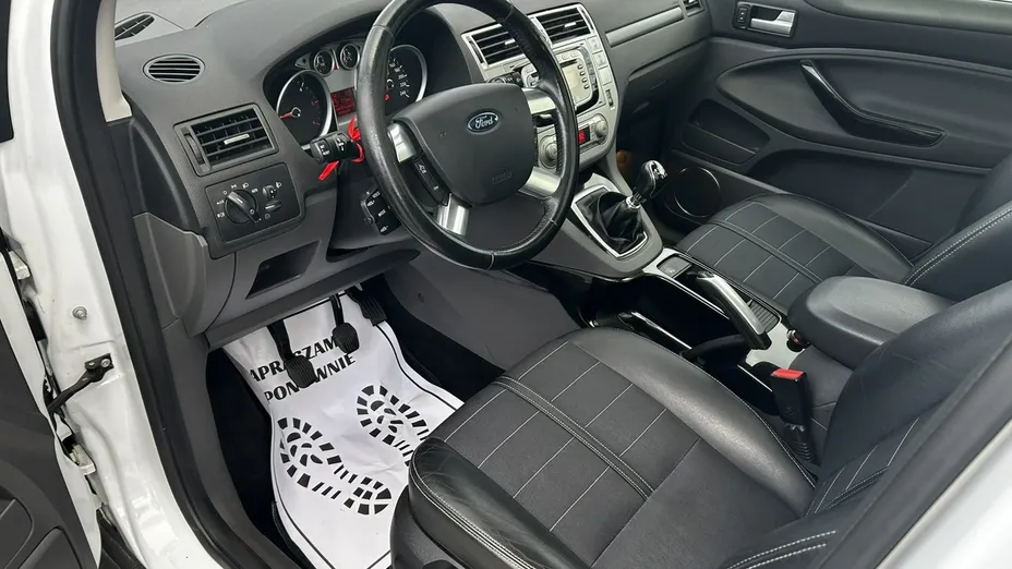FORD Kuga -