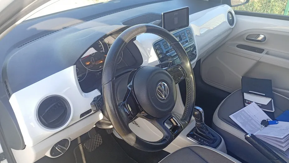 VOLKSWAGEN up! -