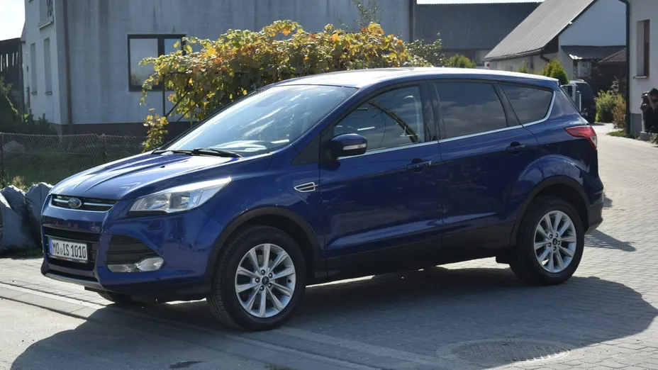 FORD Kuga -