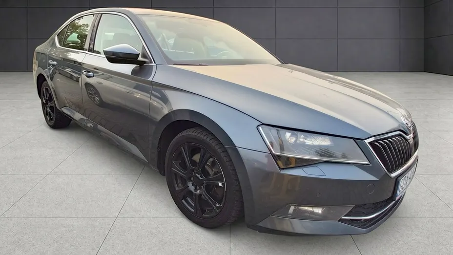SKODA Superb -
