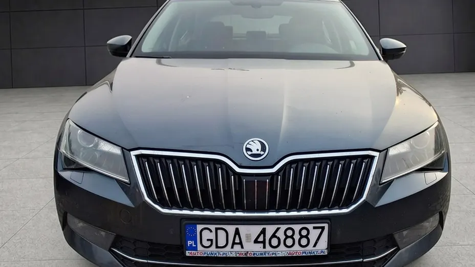 SKODA Superb -