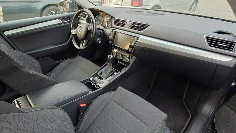 SKODA Superb -