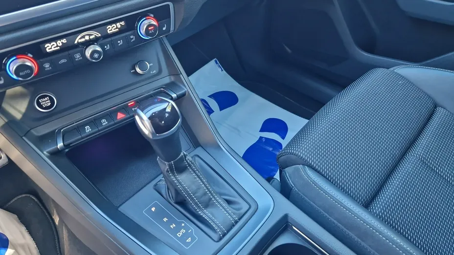 AUDI Q3 -