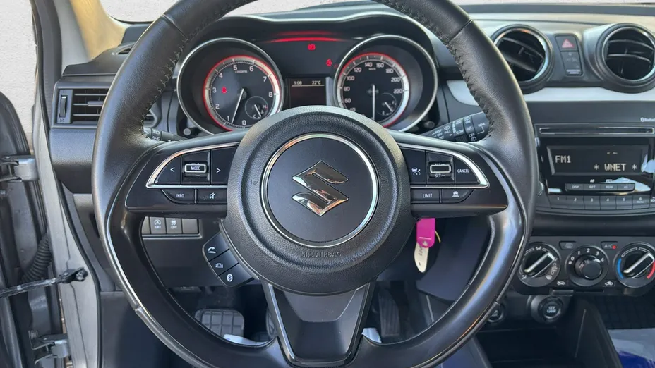 SUZUKI Swift -