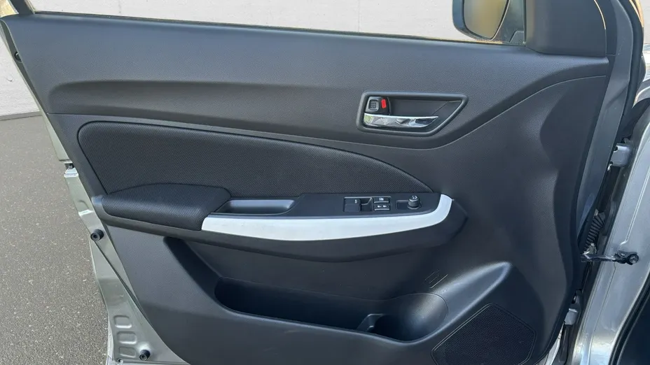 SUZUKI Swift -