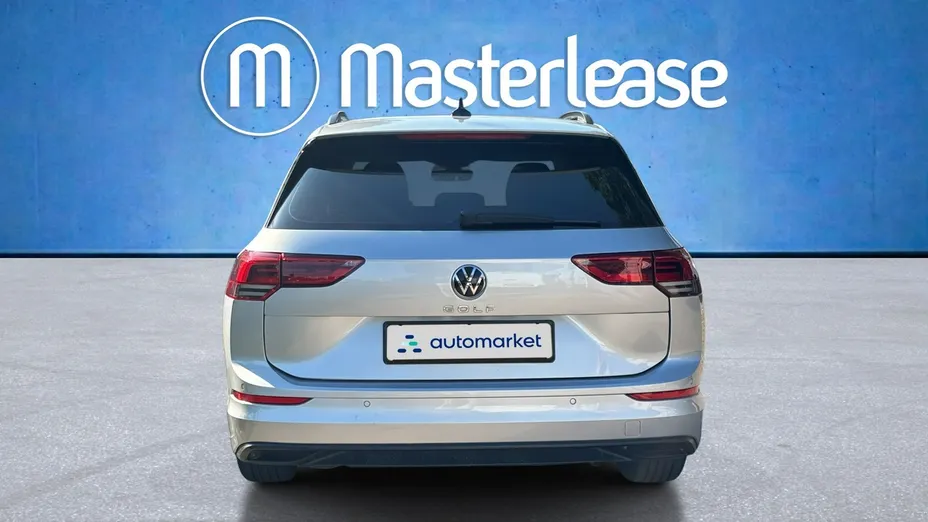 VOLKSWAGEN Golf -