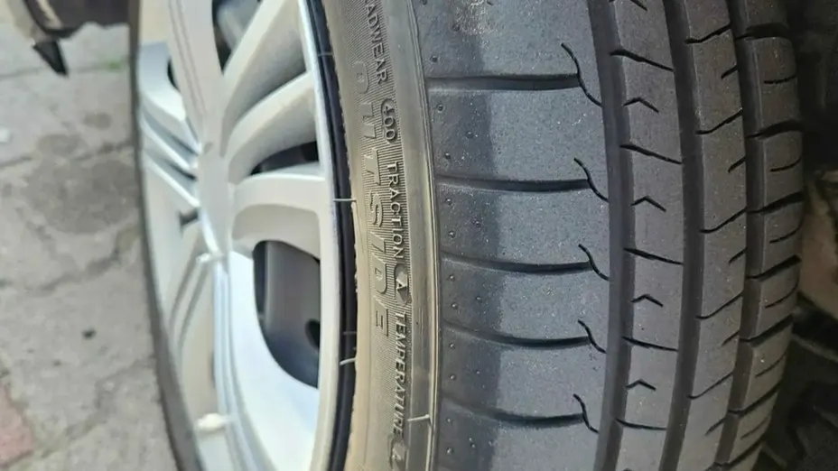 RENAULT Clio -