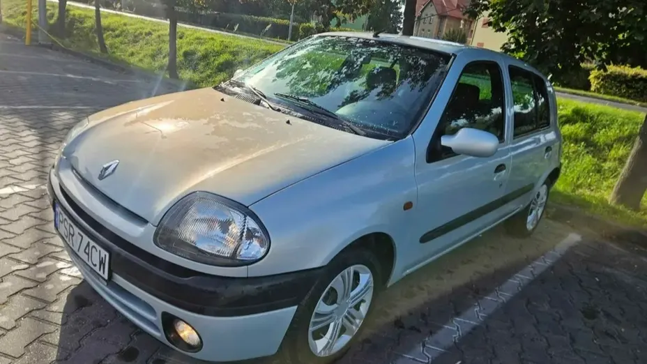 RENAULT Clio -