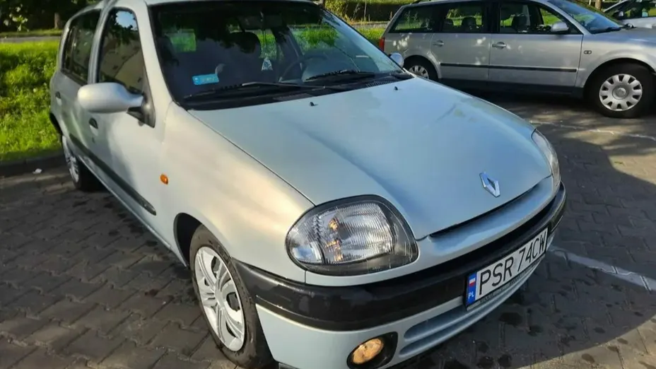 RENAULT Clio -