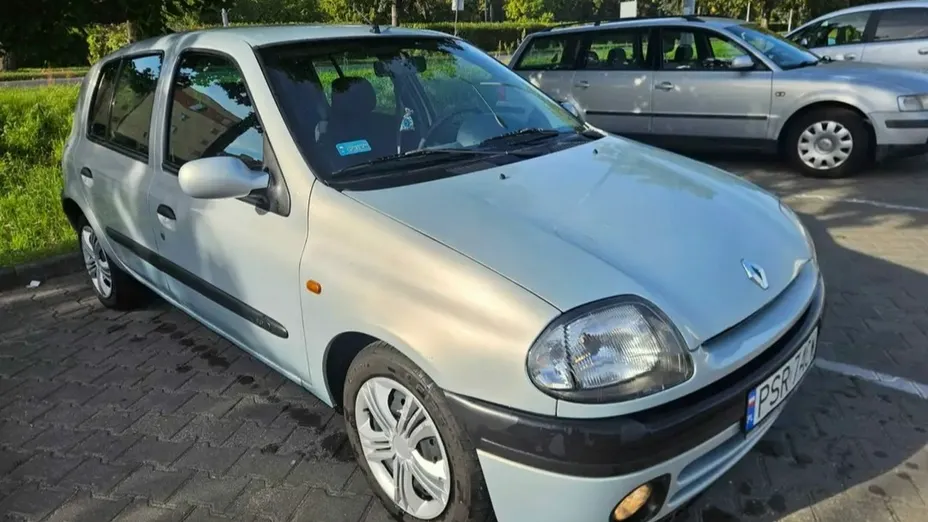 RENAULT Clio -