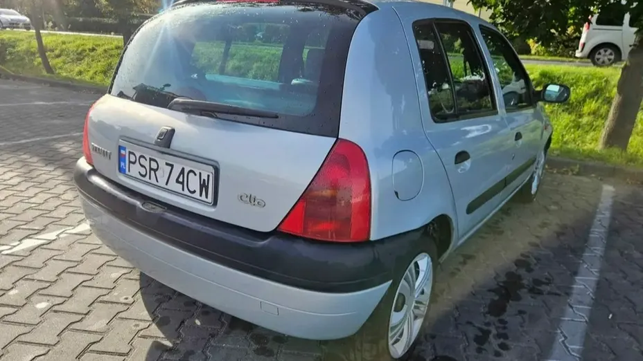 RENAULT Clio -