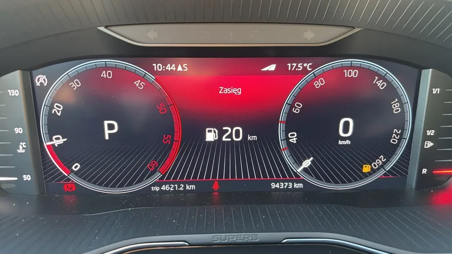 SKODA Superb -