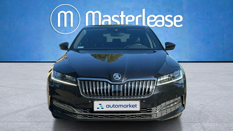 SKODA Superb -