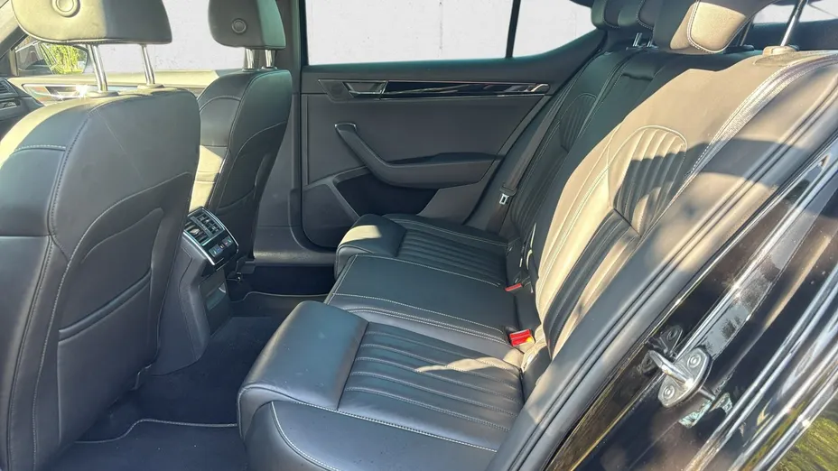 SKODA Superb -