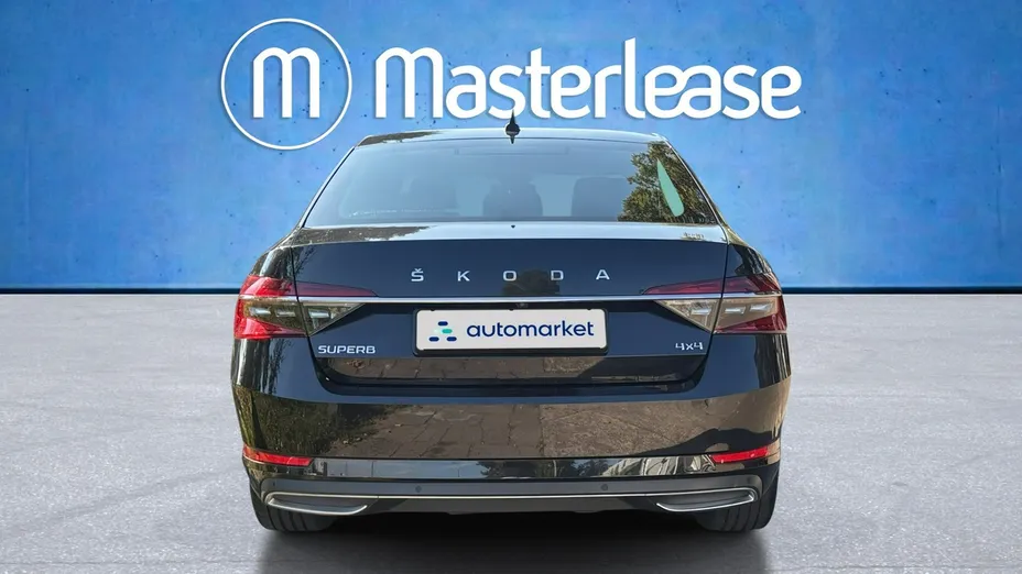 SKODA Superb -