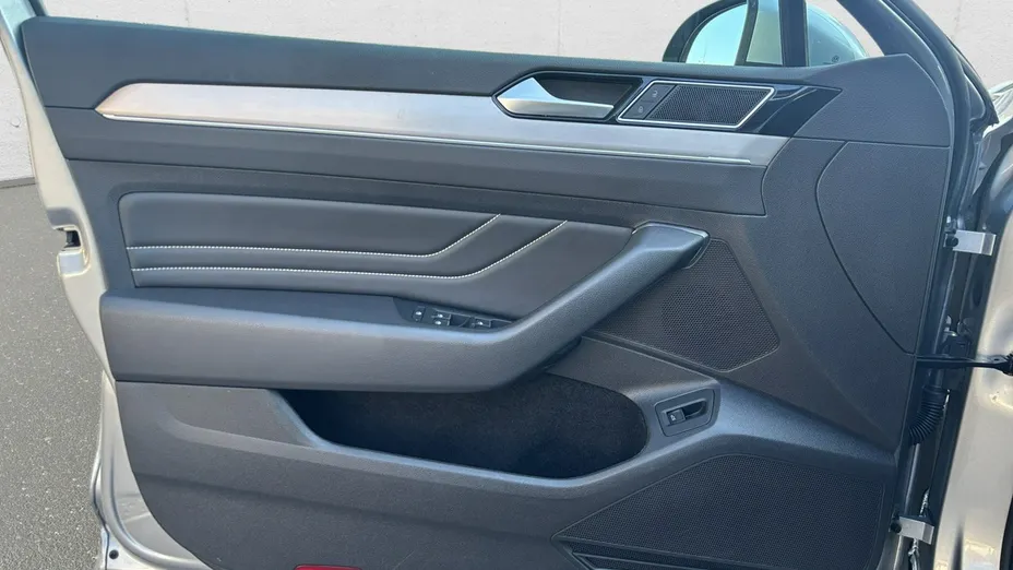 VOLKSWAGEN Passat -