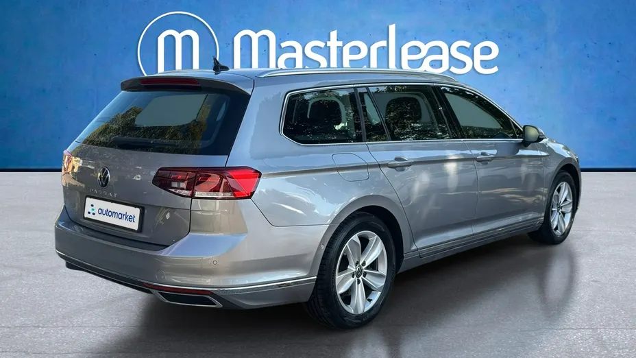 VOLKSWAGEN Passat -