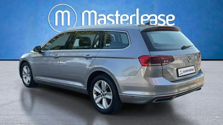 VOLKSWAGEN Passat -