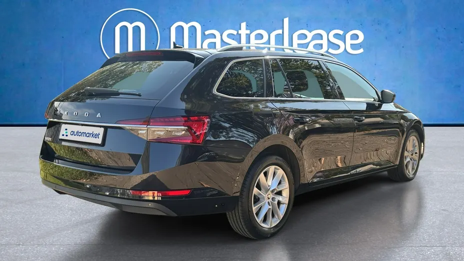 SKODA Superb -