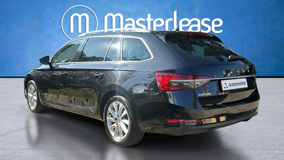SKODA Superb -