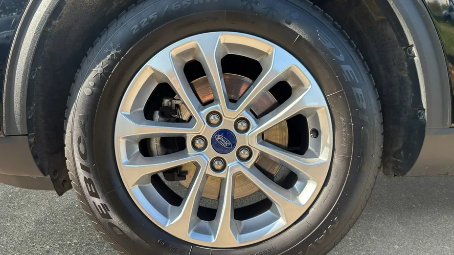 FORD Kuga -
