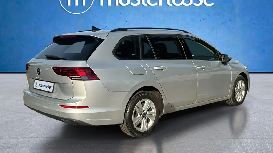 VOLKSWAGEN Golf -