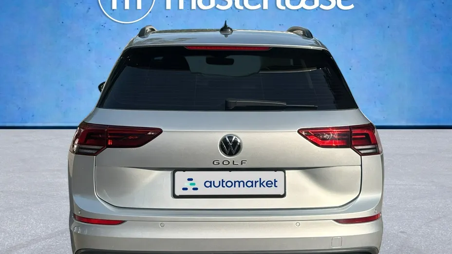 VOLKSWAGEN Golf -