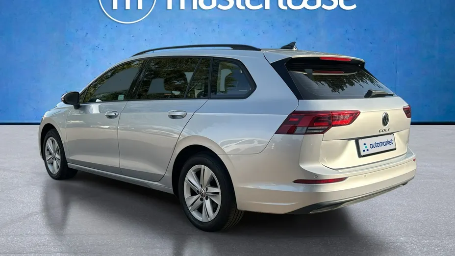 VOLKSWAGEN Golf -