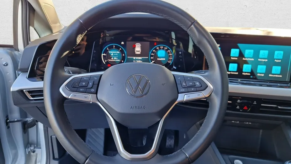 VOLKSWAGEN Golf -