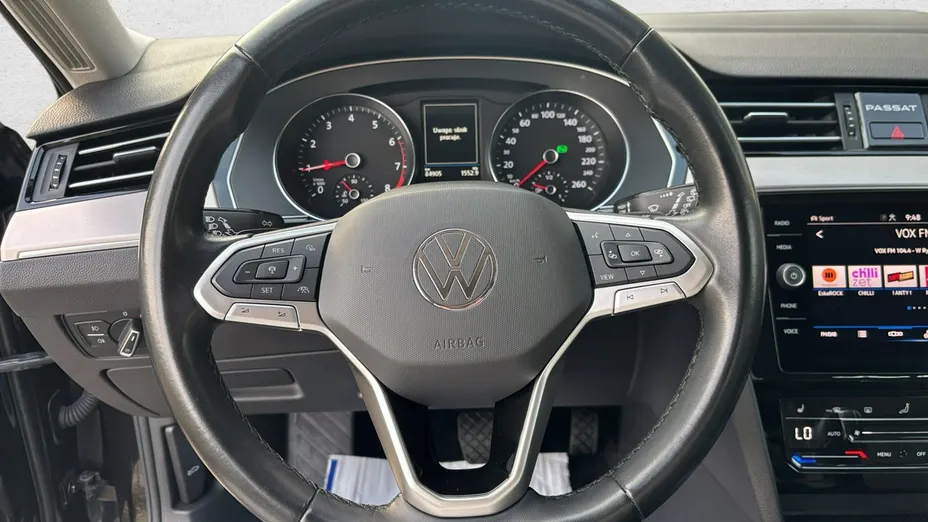 VOLKSWAGEN Passat -