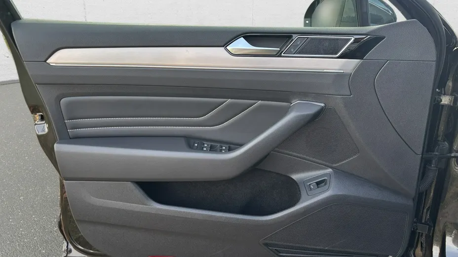 VOLKSWAGEN Passat -