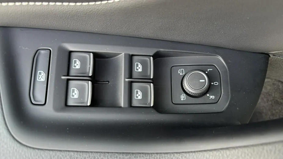 VOLKSWAGEN Passat -