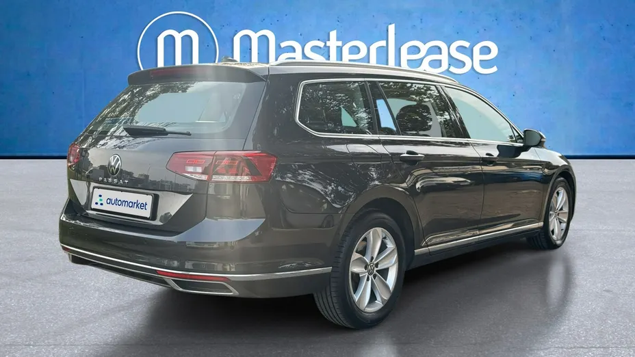 VOLKSWAGEN Passat -