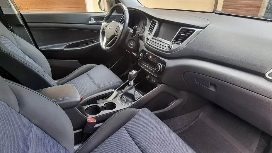 HYUNDAI Tucson -