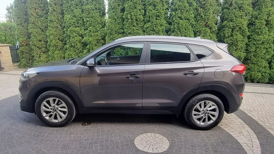 HYUNDAI Tucson -