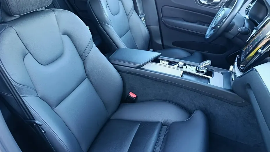 VOLVO XC60 -