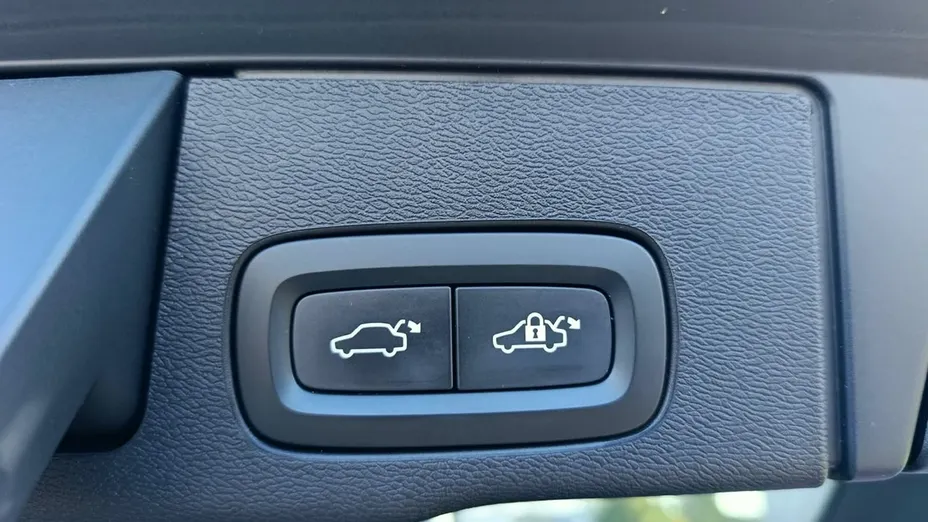 VOLVO XC60 -