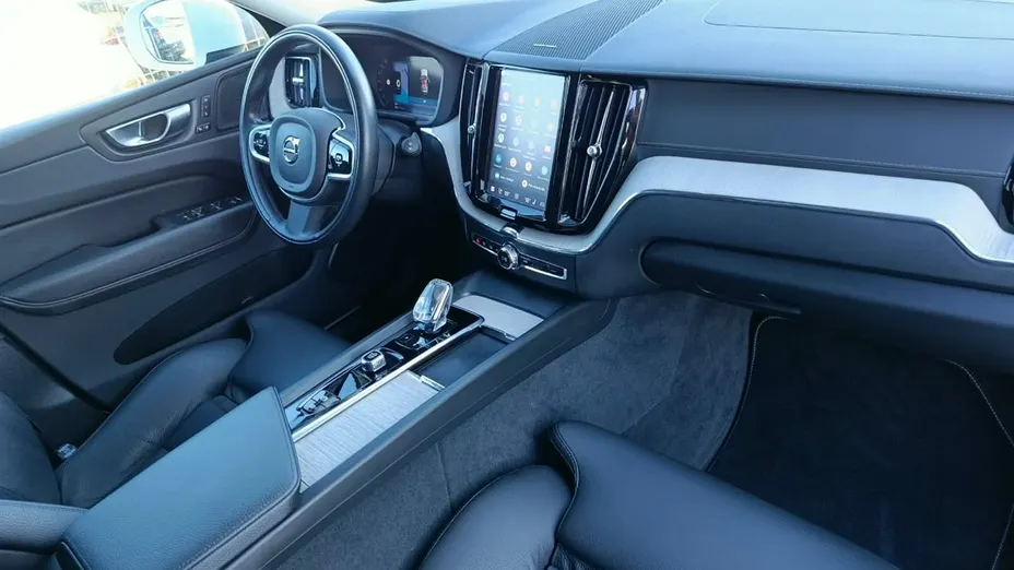 VOLVO XC60 -