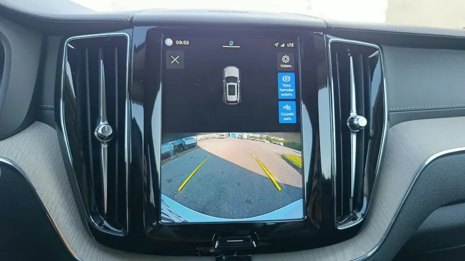 VOLVO XC60 -