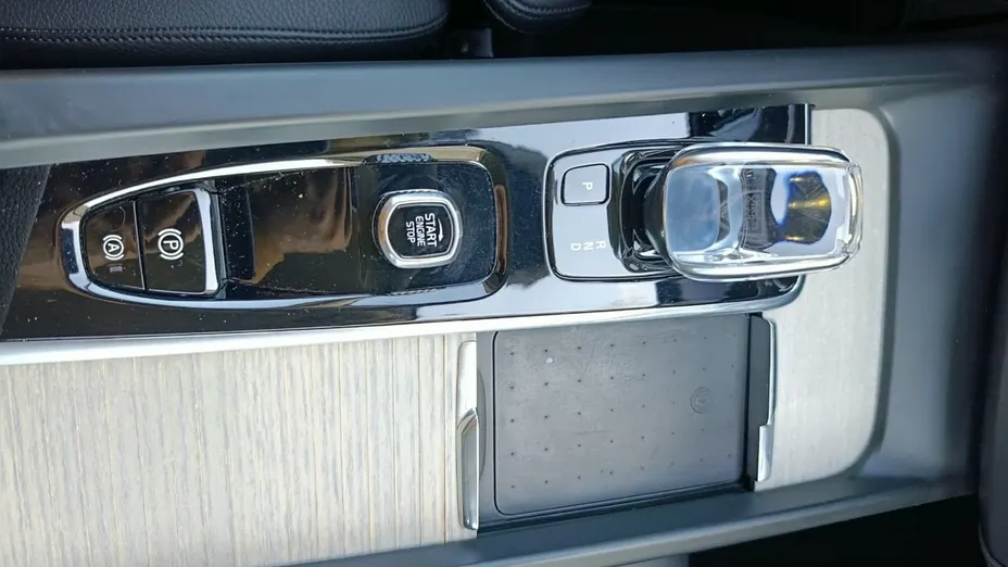 VOLVO XC60 -