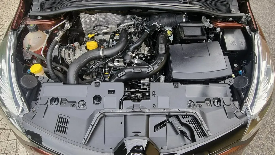 RENAULT Clio -