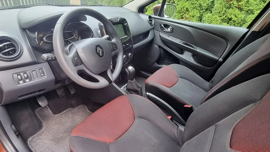 RENAULT Clio -