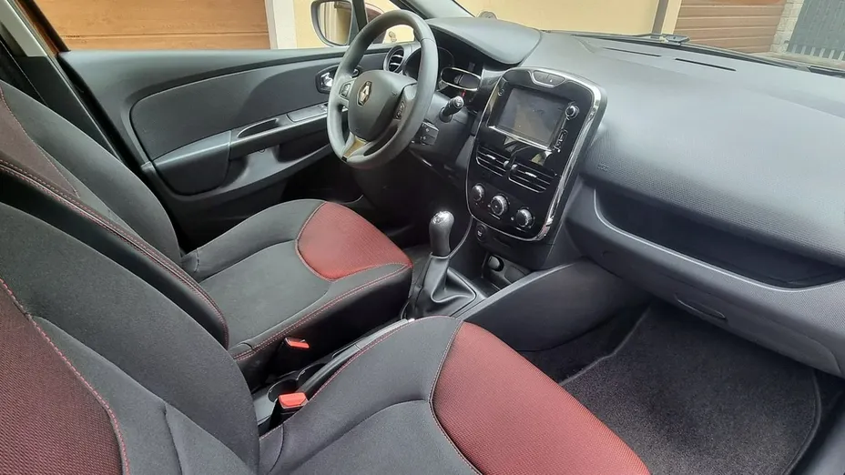 RENAULT Clio -