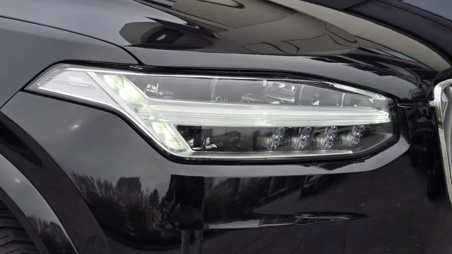 VOLVO XC90 -