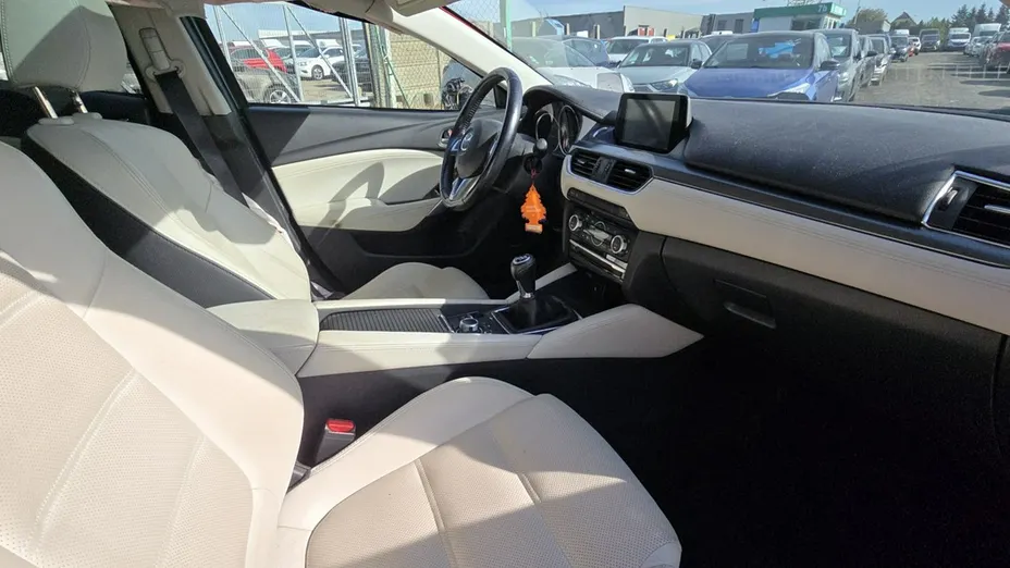 MAZDA 6 -
