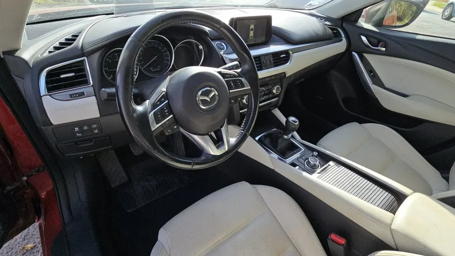 MAZDA 6 -