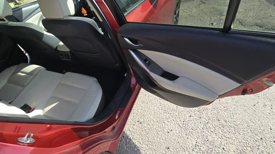 MAZDA 6 -