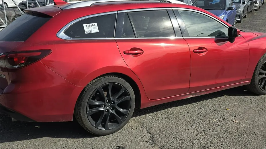 MAZDA 6 -