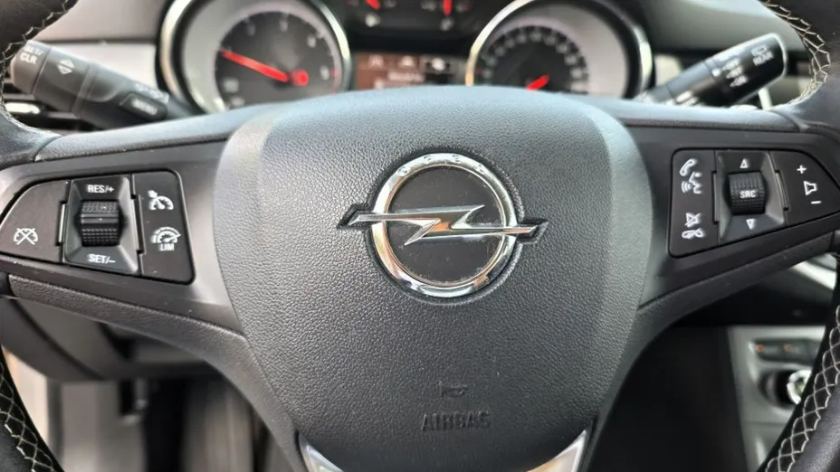 OPEL Astra -