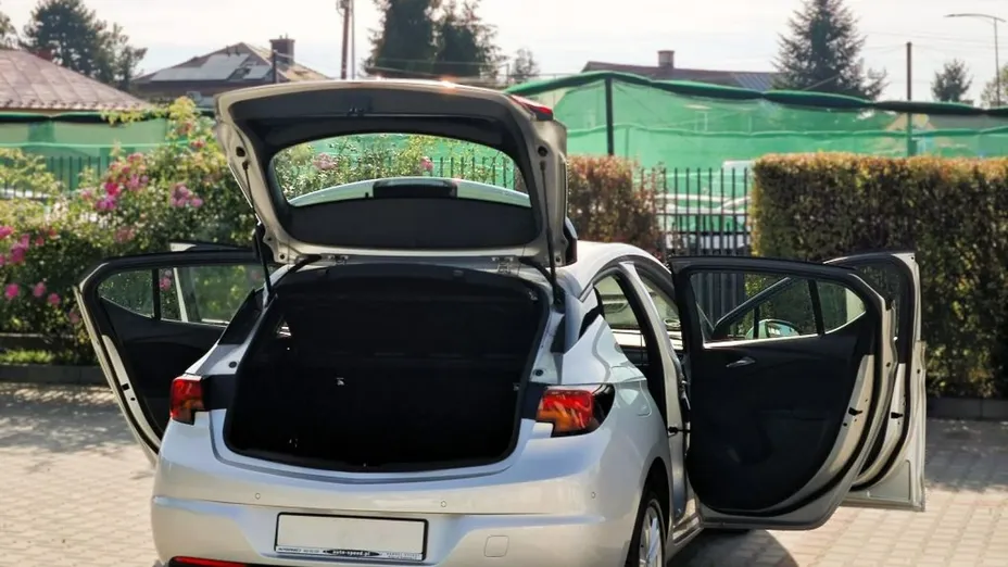 OPEL Astra -